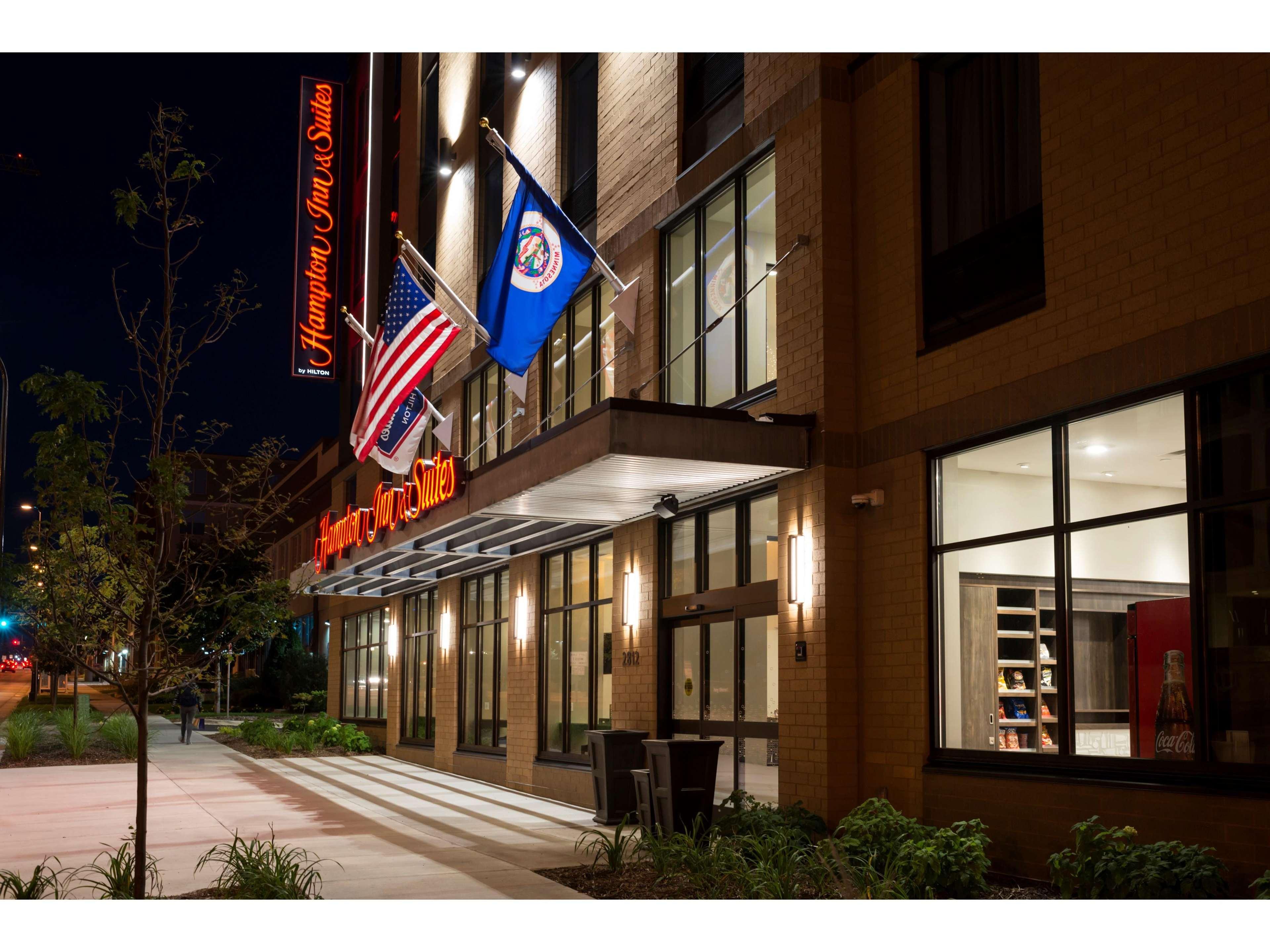 Hampton Inn And Suites Minneapolis University Area, Mn Εξωτερικό φωτογραφία