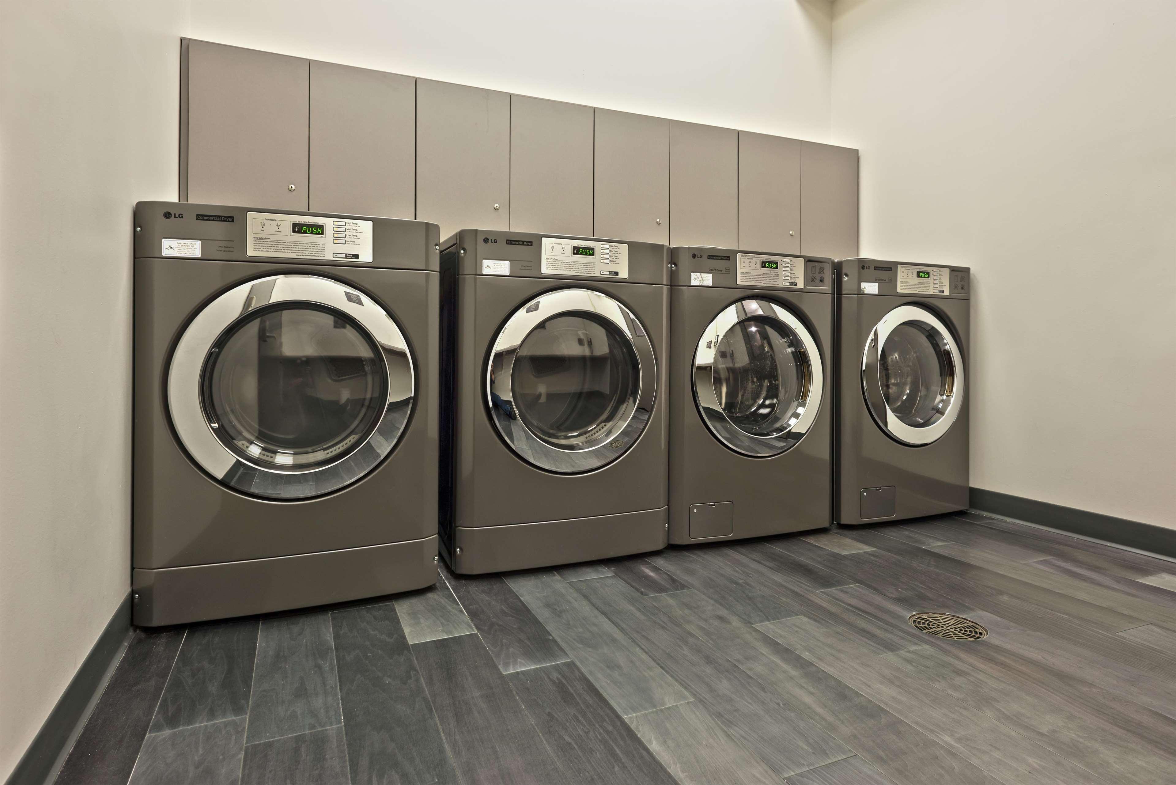 Hampton Inn And Suites Minneapolis University Area, Mn Εξωτερικό φωτογραφία