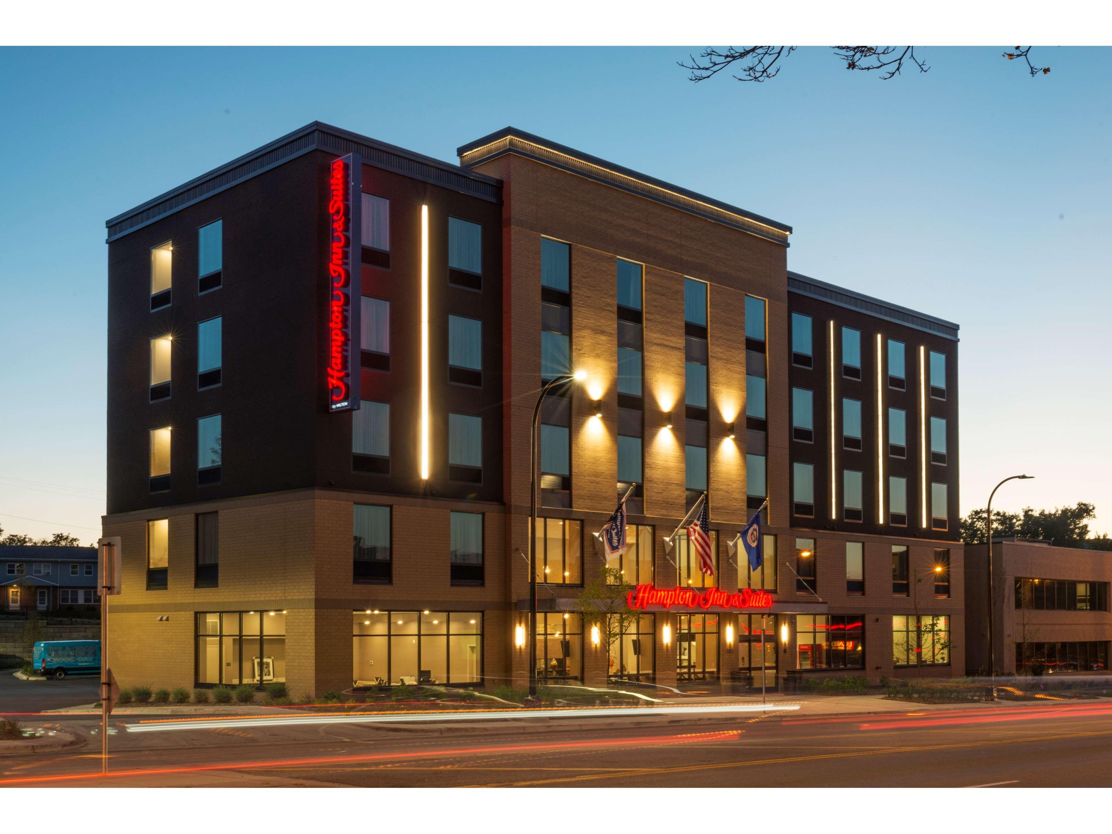 Hampton Inn And Suites Minneapolis University Area, Mn Εξωτερικό φωτογραφία
